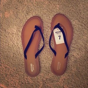NWT Mossimo Flip Flops